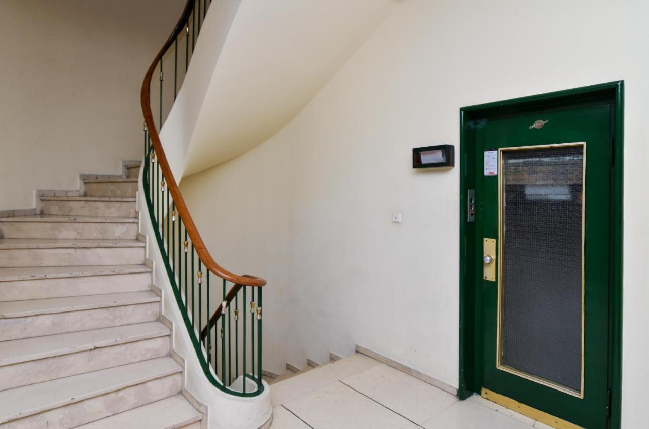 Athens Stylish Studio In Front Of Syntagma Metro Stop For 2 Экстерьер фото